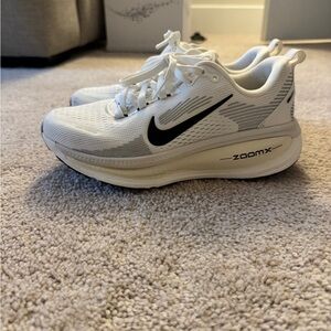 Nike Zoom vomero 18 running shoe